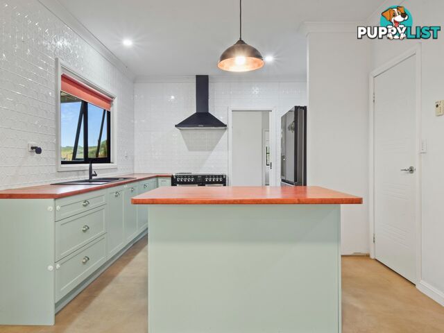 100 Hollands Road YOUNG NSW 2594