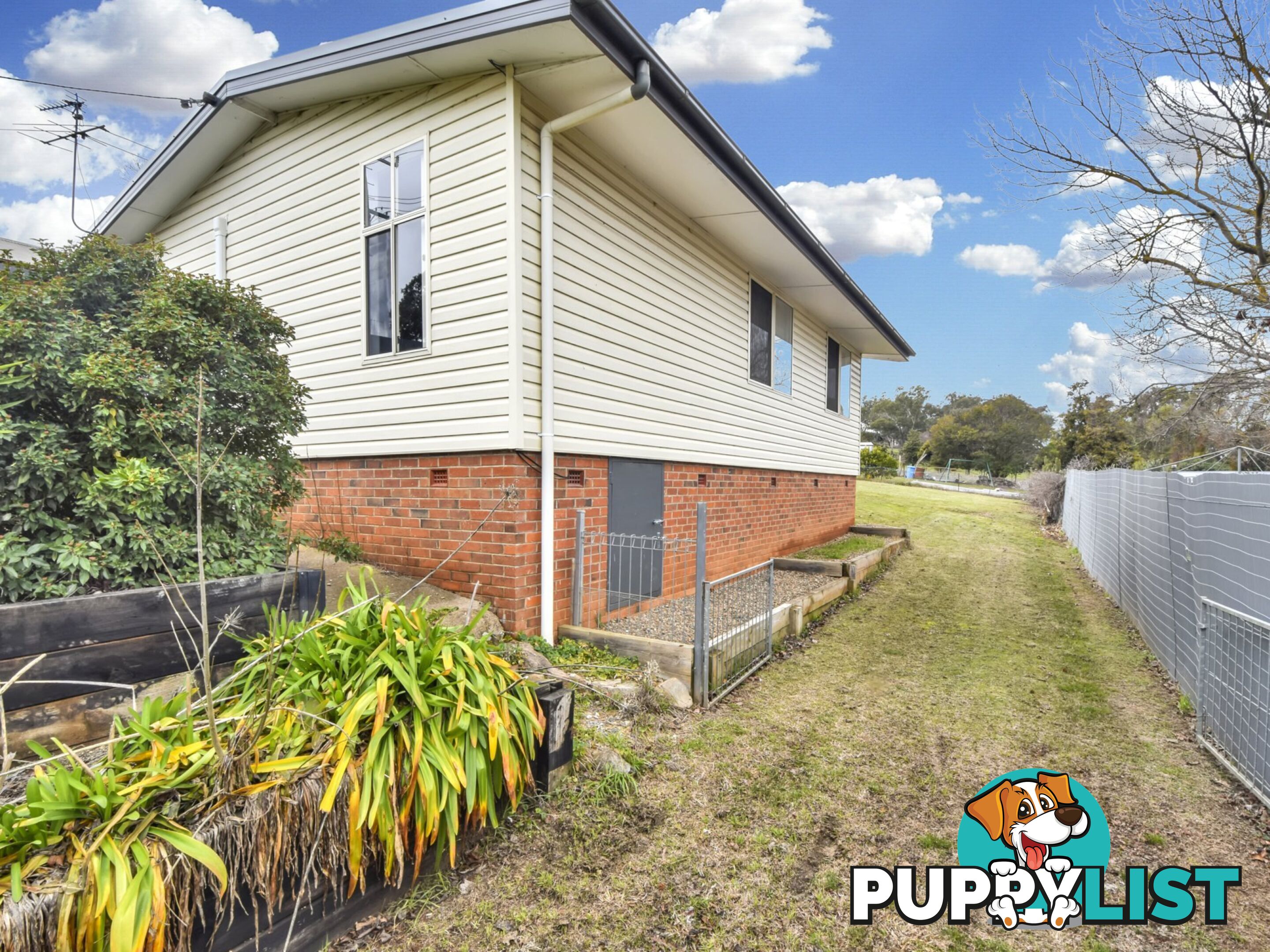 16 Florence Street YOUNG NSW 2594