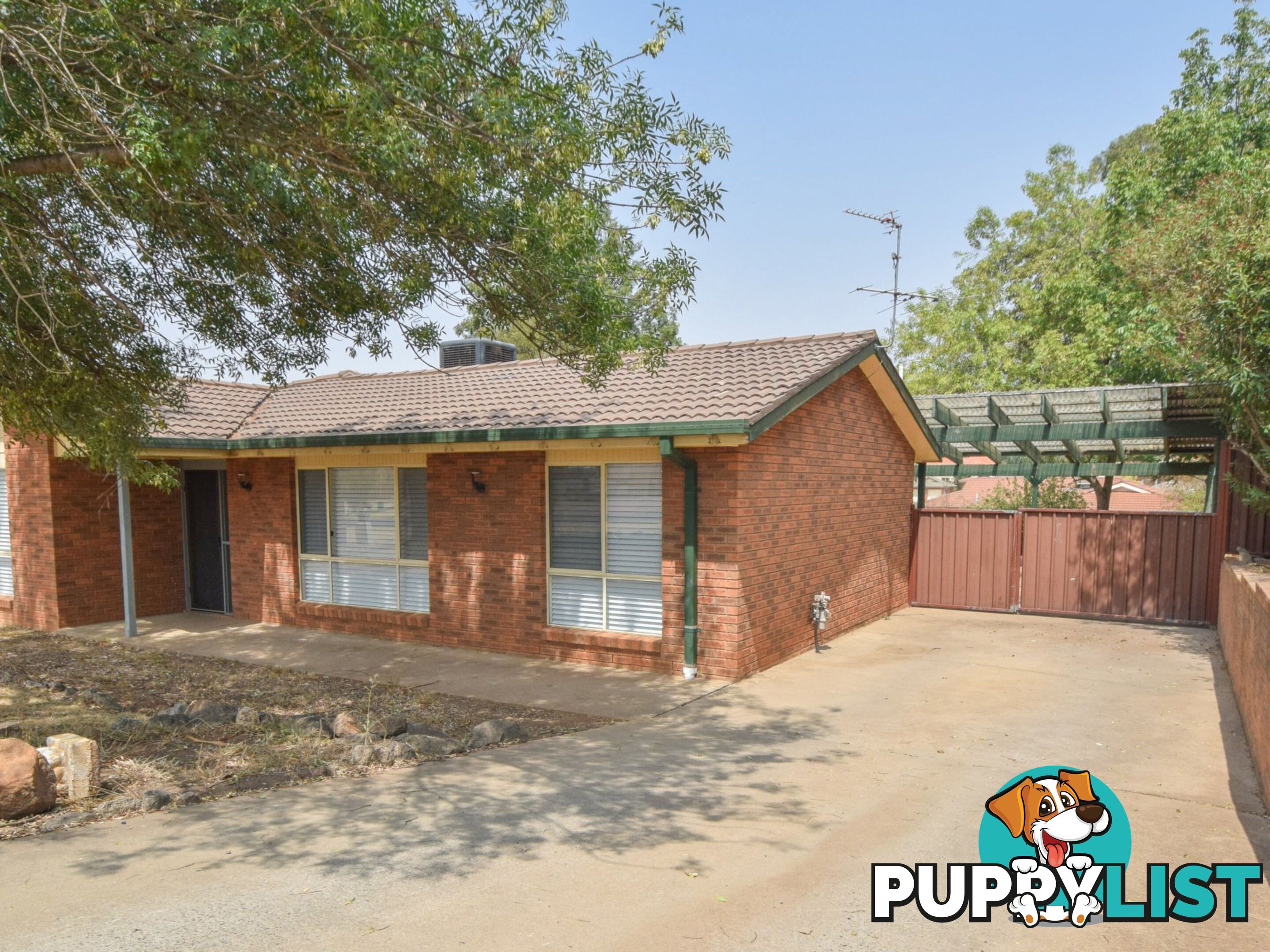 108 Blackett Avenue YOUNG NSW 2594
