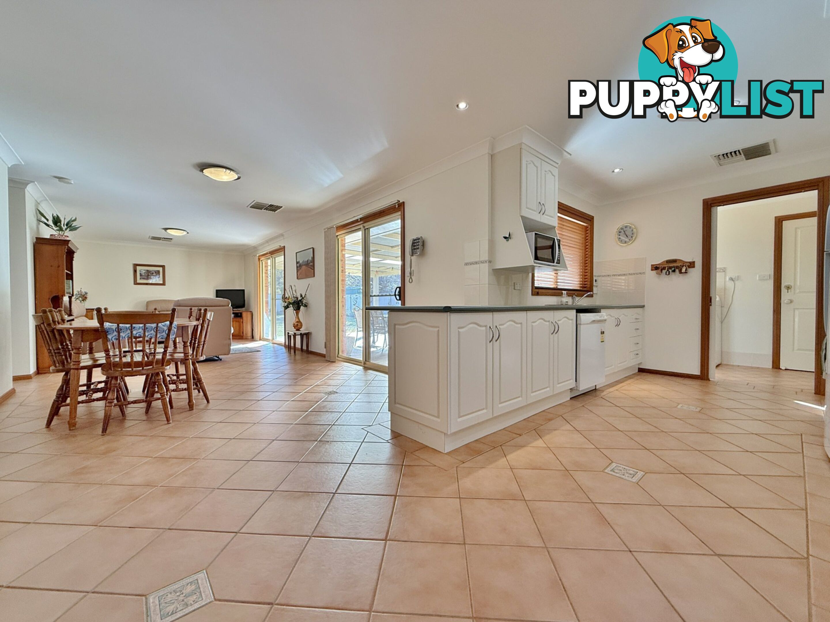 9 Mathew Street YOUNG NSW 2594