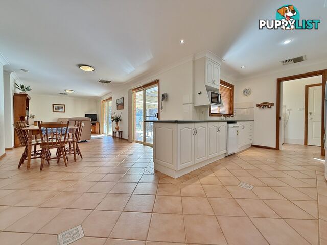 9 Mathew Street YOUNG NSW 2594