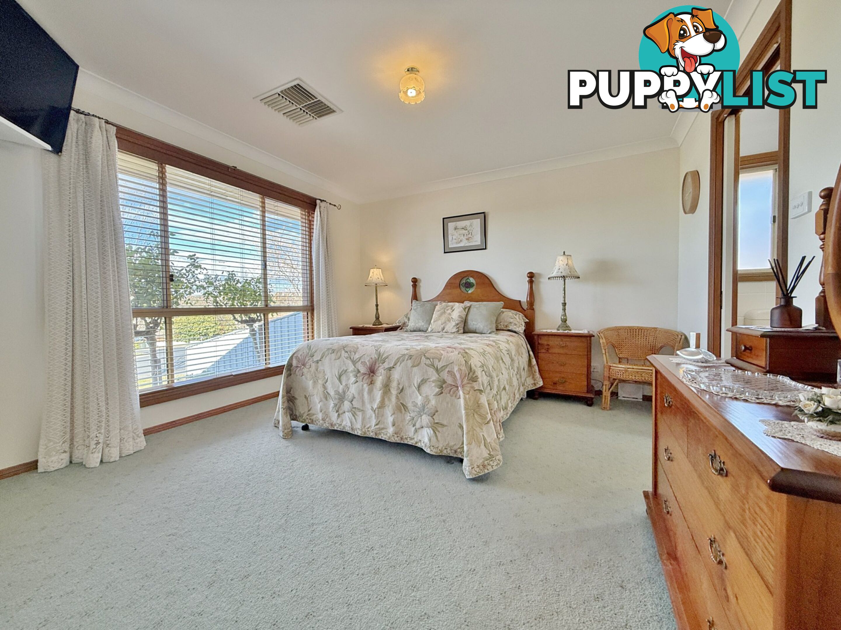 9 Mathew Street YOUNG NSW 2594