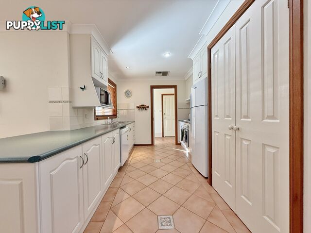 9 Mathew Street YOUNG NSW 2594