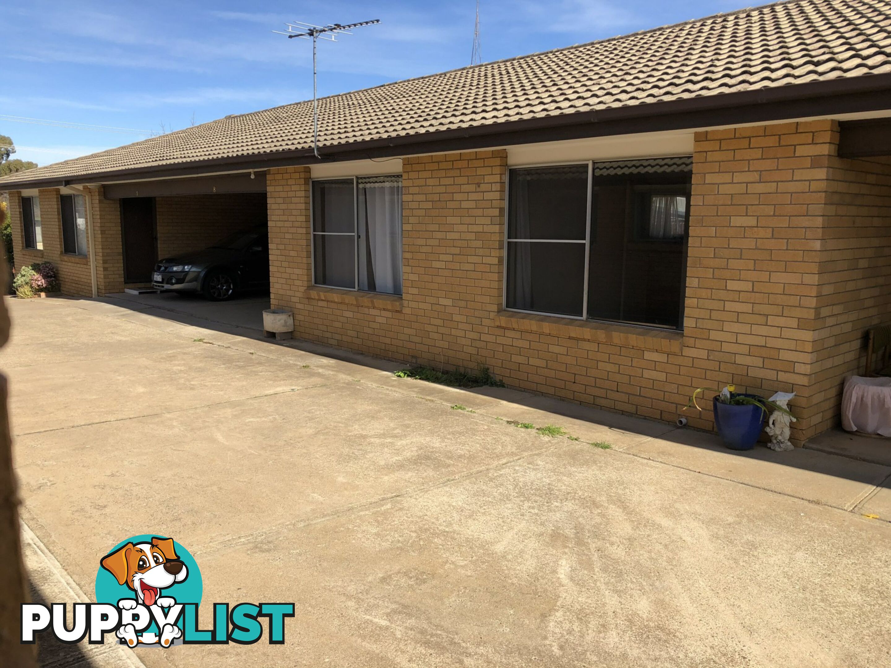 Unit 8/59 Brock St YOUNG NSW 2594