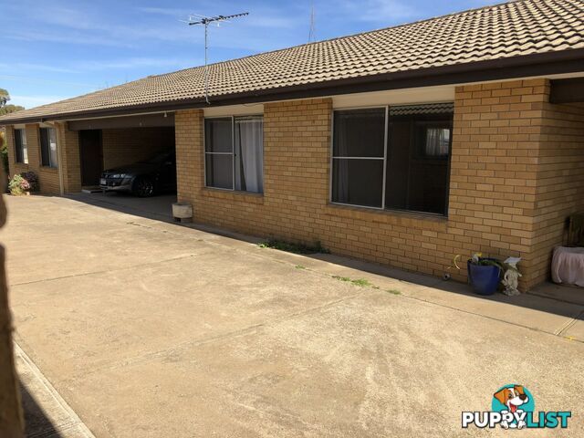 Unit 8/59 Brock St YOUNG NSW 2594