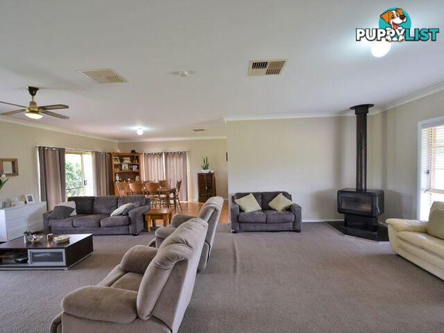 80 Normans Rd YOUNG NSW 2594