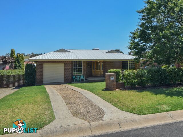 7 Pineview Crt YOUNG NSW 2594
