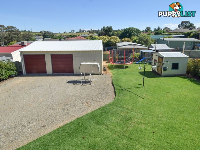 7 Pineview Crt YOUNG NSW 2594