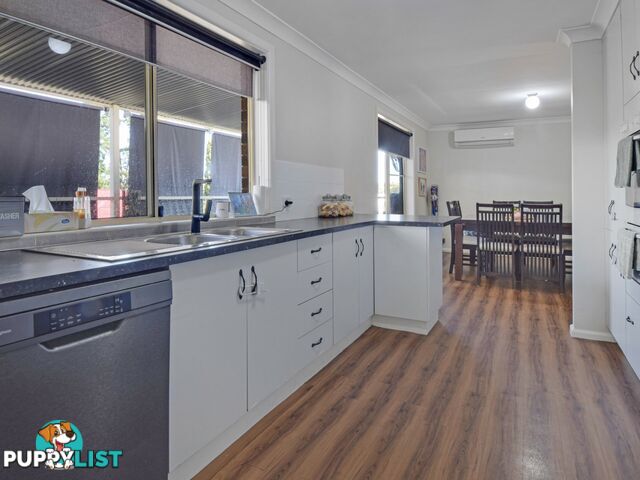 7 Pineview Crt YOUNG NSW 2594