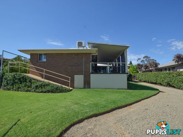7 Pineview Crt YOUNG NSW 2594