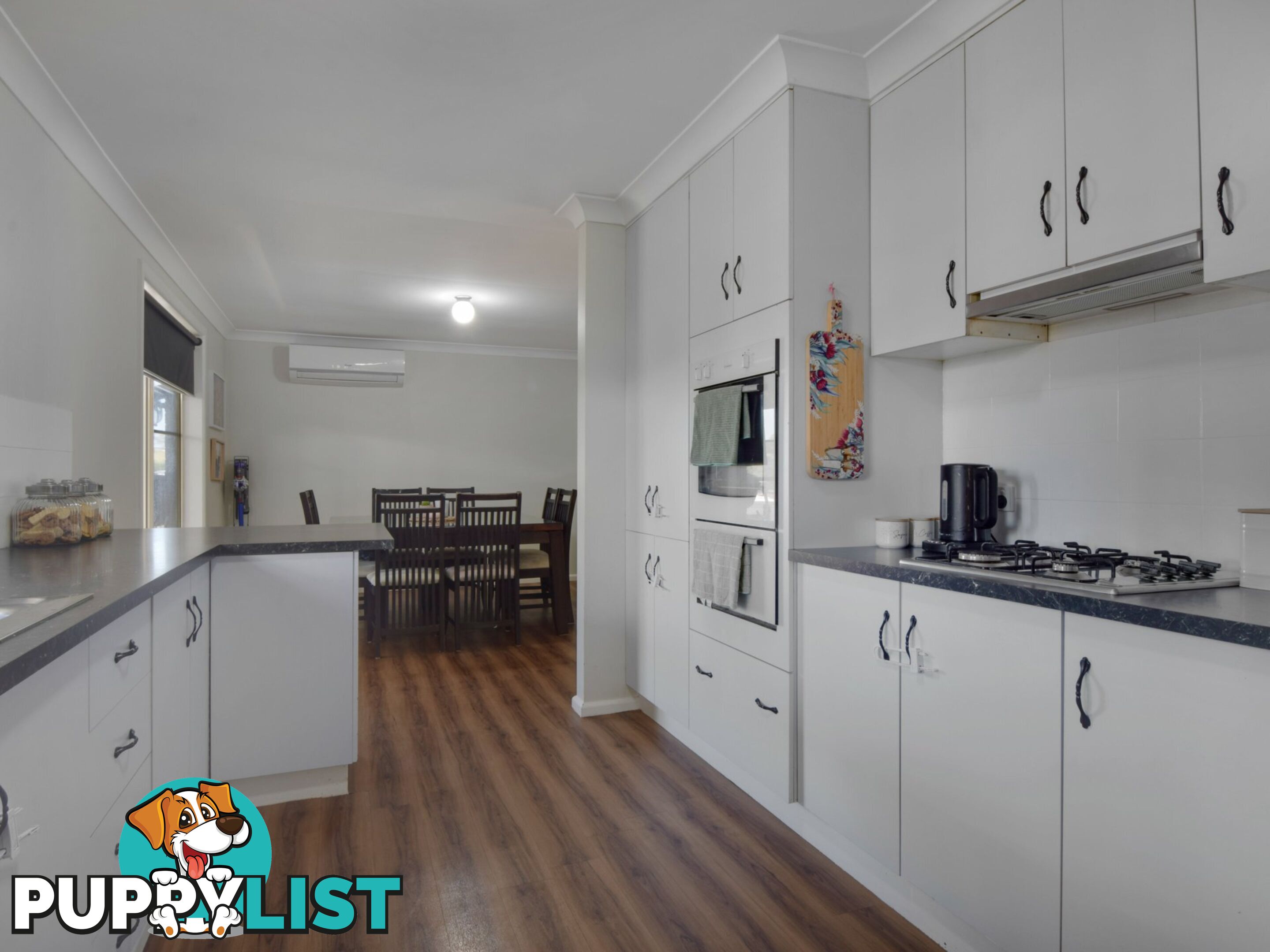 7 Pineview Crt YOUNG NSW 2594