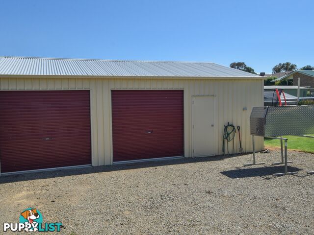 7 Pineview Crt YOUNG NSW 2594