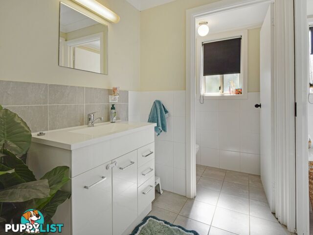 7 Pineview Crt YOUNG NSW 2594