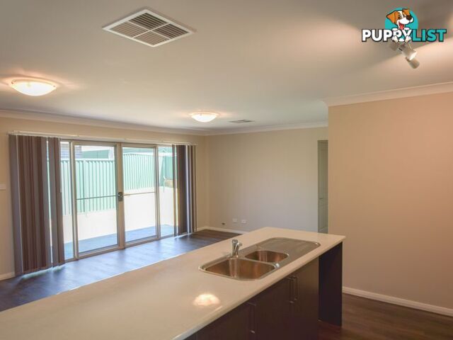5 Molloy Place YOUNG NSW 2594