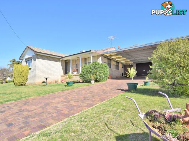 7 Charles Crescent YOUNG NSW 2594