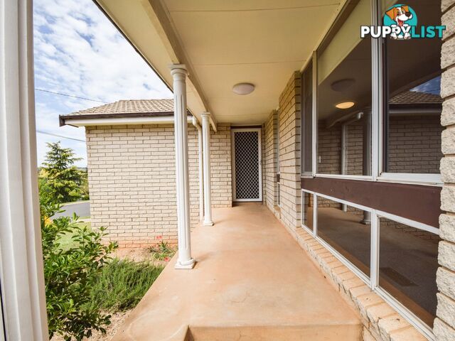 7 Charles Crescent YOUNG NSW 2594