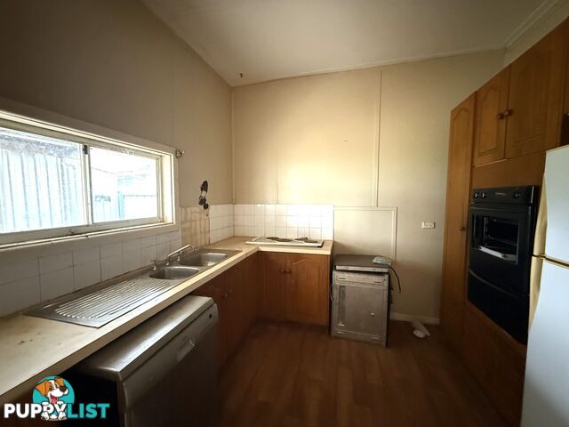 79 Edwards Street YOUNG NSW 2594