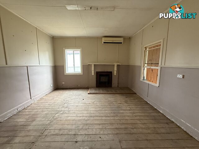 79 Edwards Street YOUNG NSW 2594