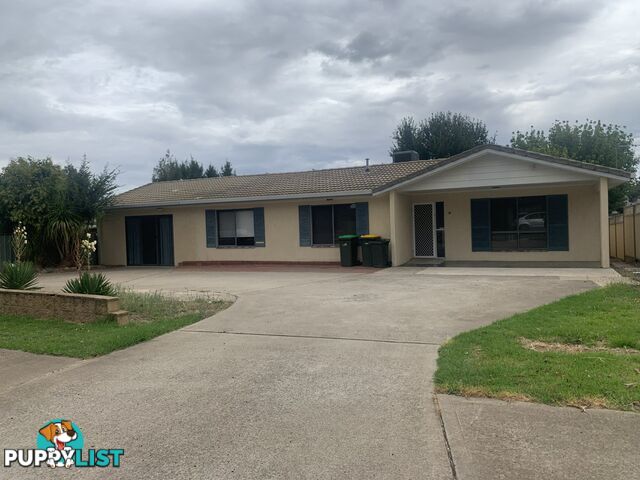 11 Jimmy Noonan Close YOUNG NSW 2594