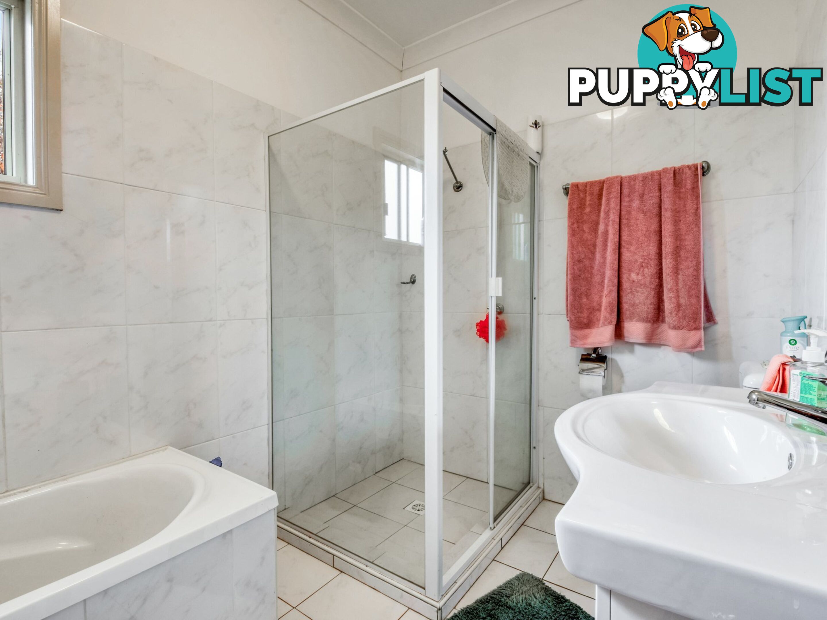17 Taylor Rd YOUNG NSW 2594
