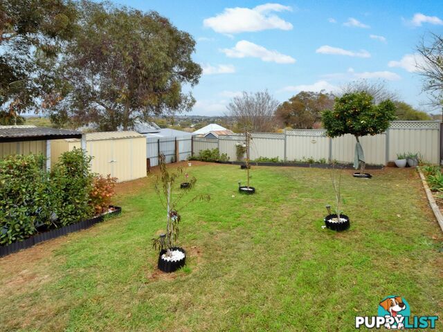 17 Taylor Rd YOUNG NSW 2594