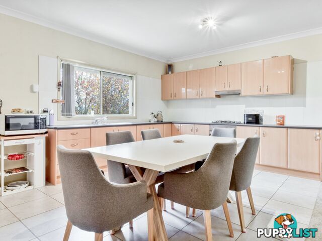 17 Taylor Rd YOUNG NSW 2594