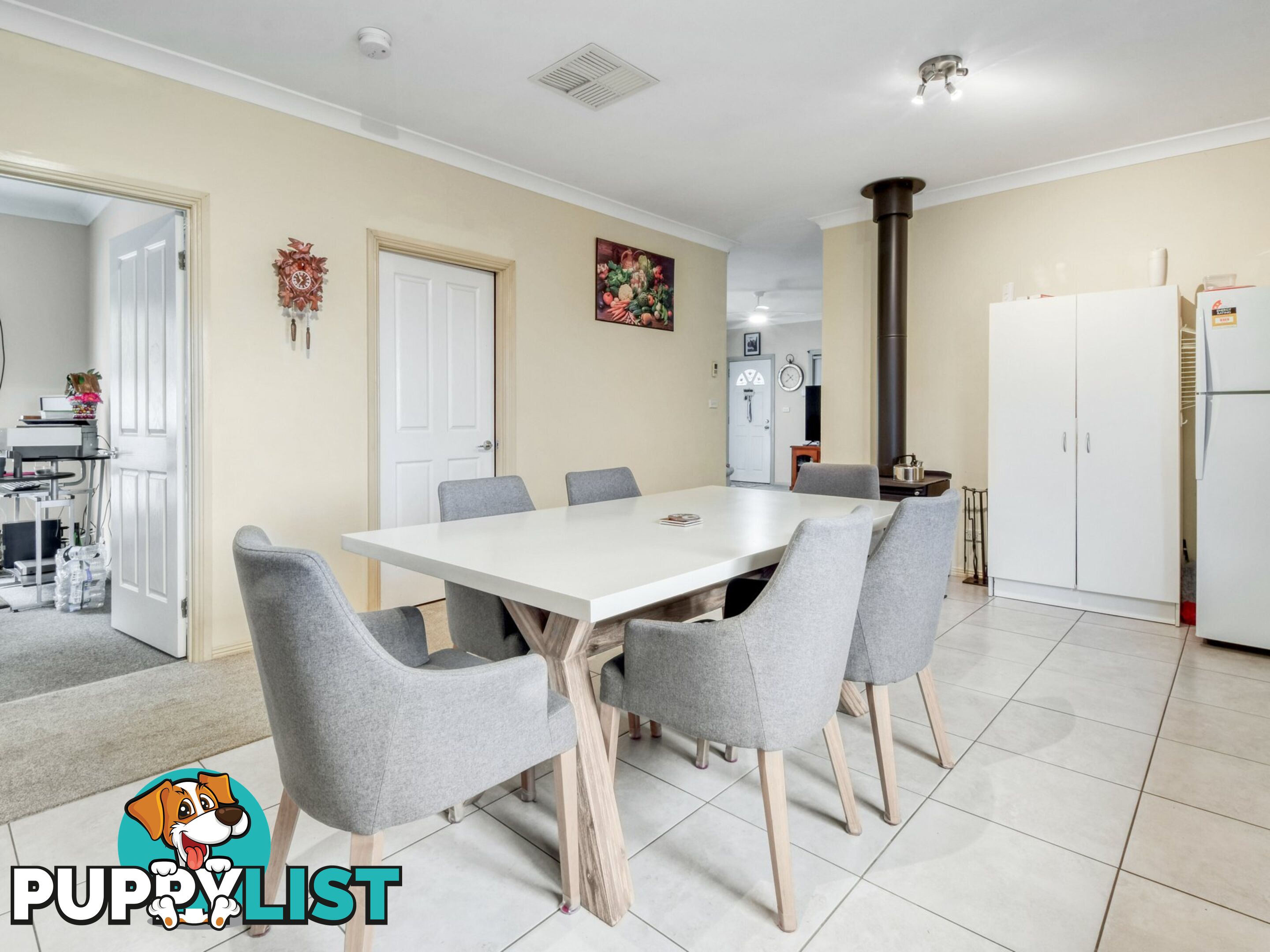 17 Taylor Rd YOUNG NSW 2594