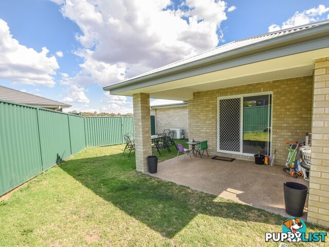 7 Molloy Place YOUNG NSW 2594