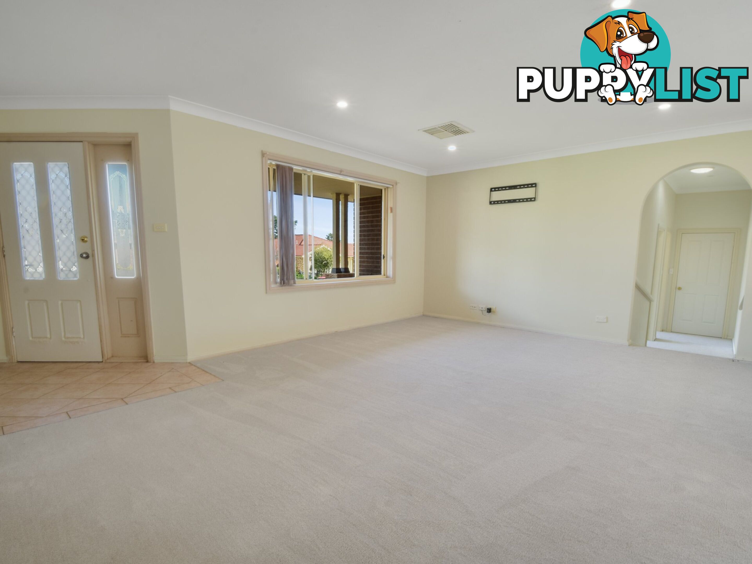 30 Pineview Crt YOUNG NSW 2594