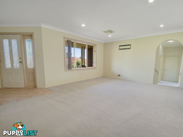 30 Pineview Crt YOUNG NSW 2594