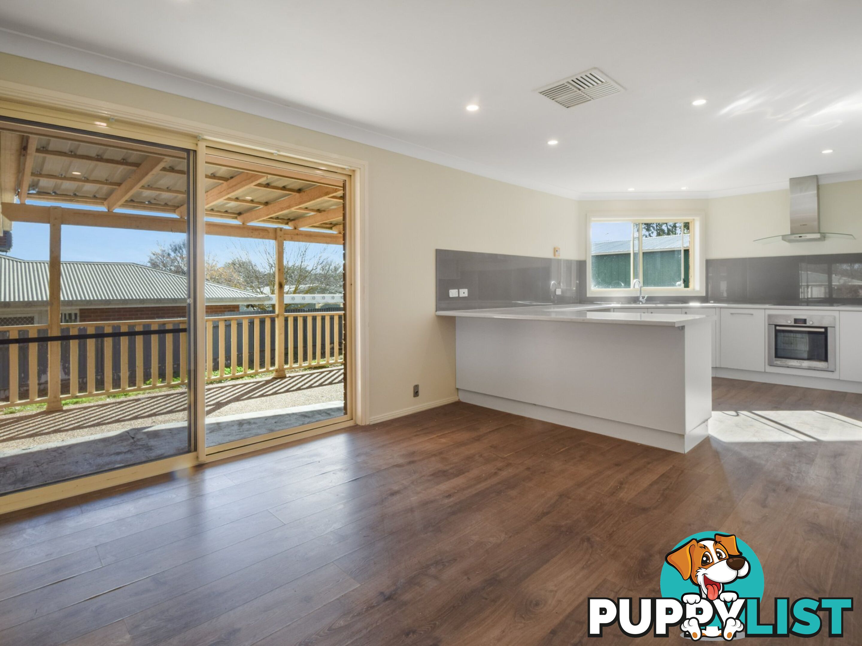 30 Pineview Crt YOUNG NSW 2594