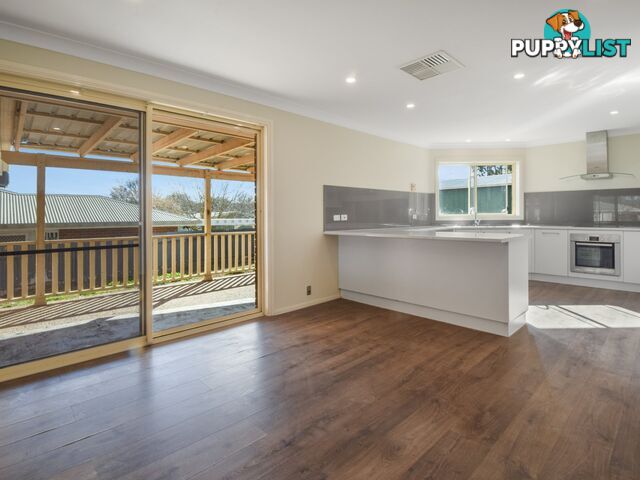 30 Pineview Crt YOUNG NSW 2594