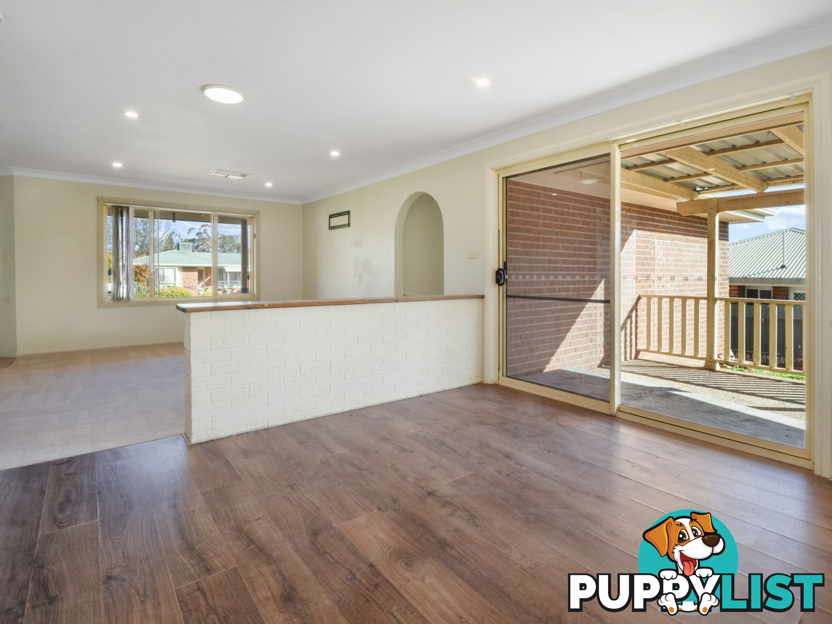 30 Pineview Crt YOUNG NSW 2594