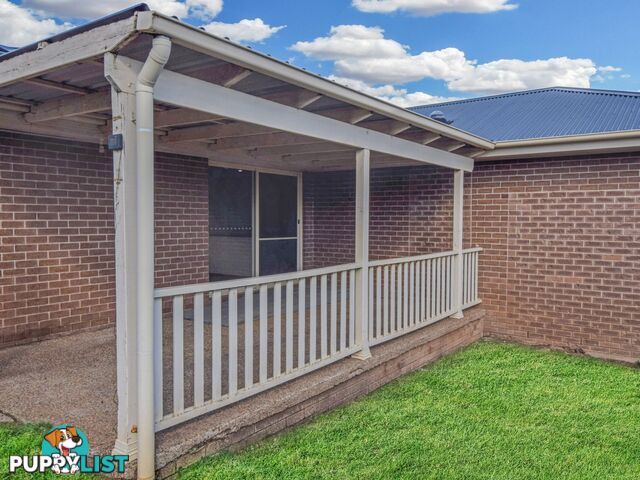 30 Pineview Crt YOUNG NSW 2594