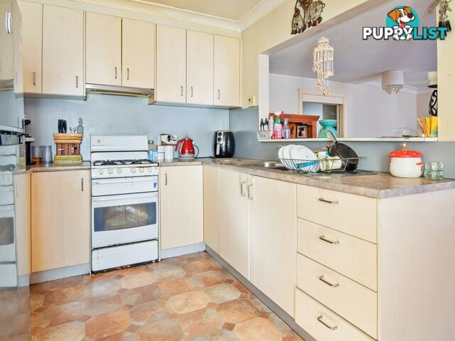 13 Bendick Street YOUNG NSW 2594