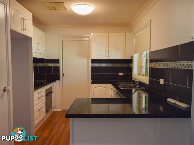 14 Hargreaves Crescent YOUNG NSW 2594