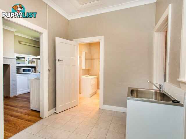 Room 1/12 Spring Street YOUNG NSW 2594