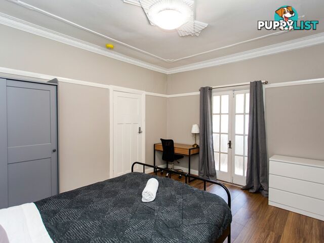 Room 1/12 Spring Street YOUNG NSW 2594