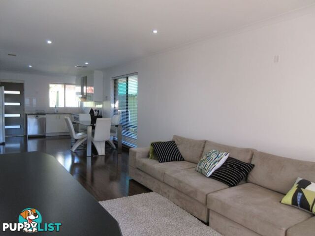 8 82-84 Waddell St BICTON WA 6157