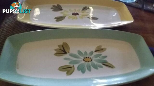 2 retro style small serving plates