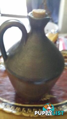 benigo pottery jug