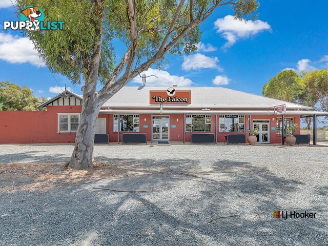 Falcon Hot 7784 Murray Valley Highway ECHUCA VIC 3564