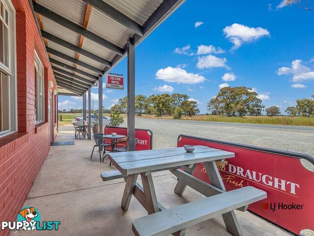 Falcon Hot 7784 Murray Valley Highway ECHUCA VIC 3564