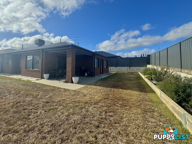 8 Tarrnook Drive STRATHFIELDSAYE VIC 3551