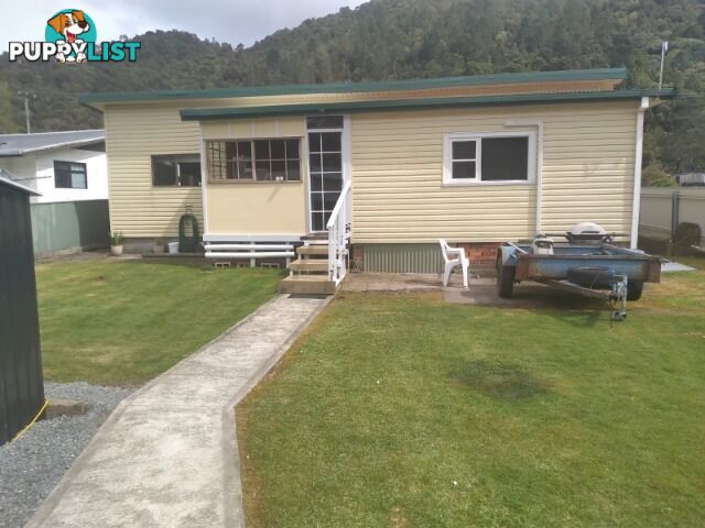 17 Grafton St Queenstown TAS 7467