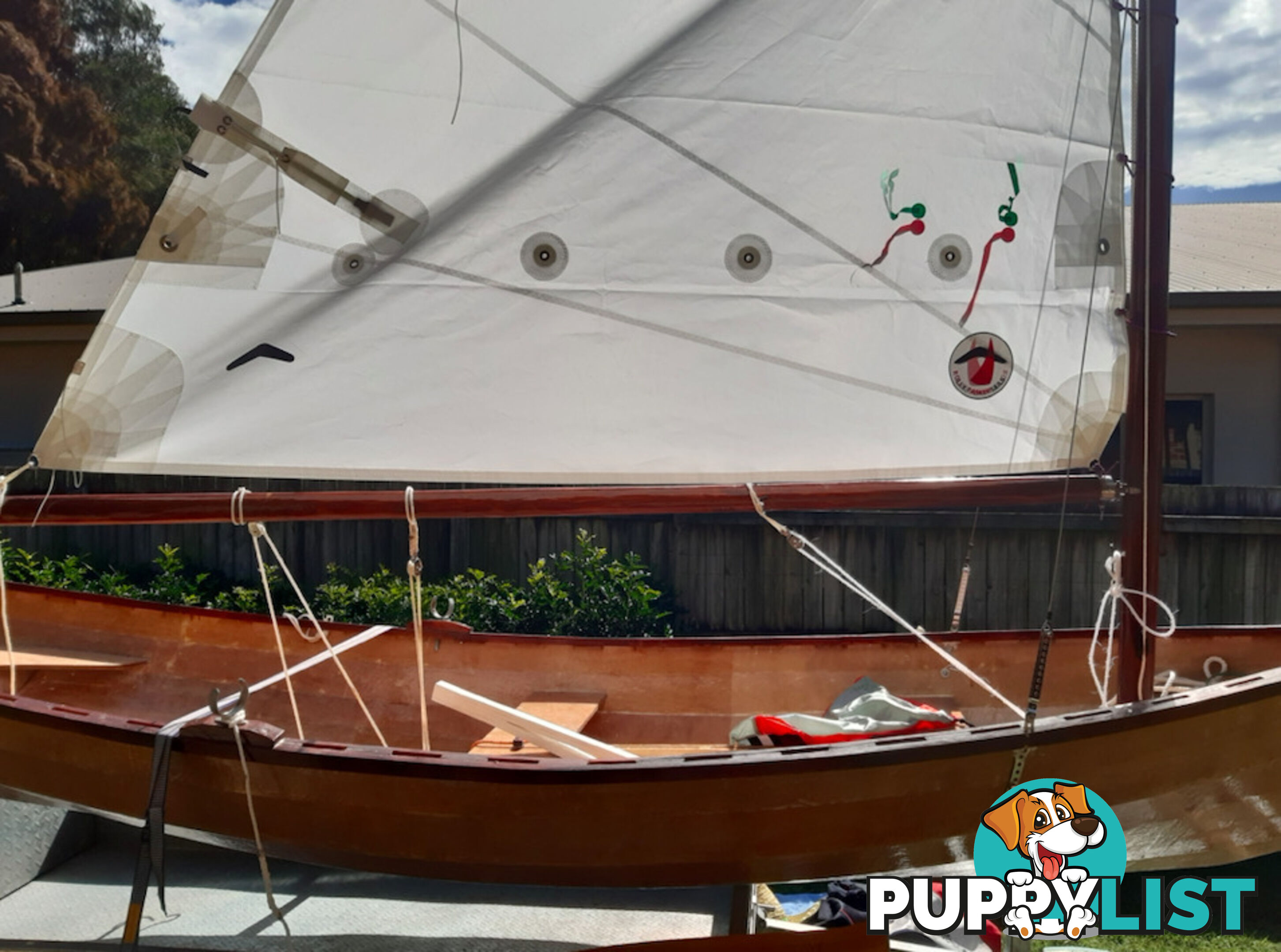 Sailing dinghy 4.3 metres long, wooden construction