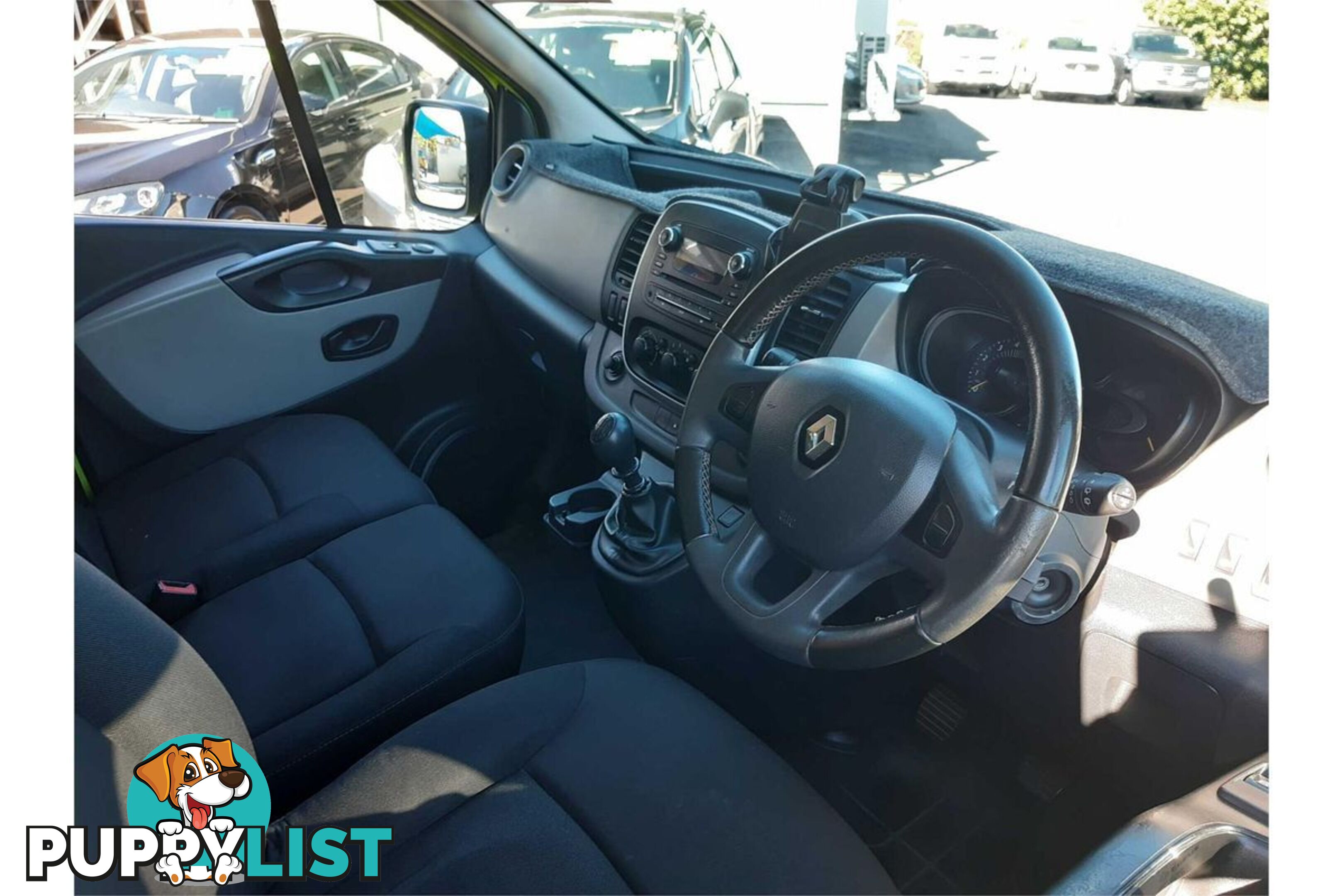 2015 RENAULT TRAFIC   