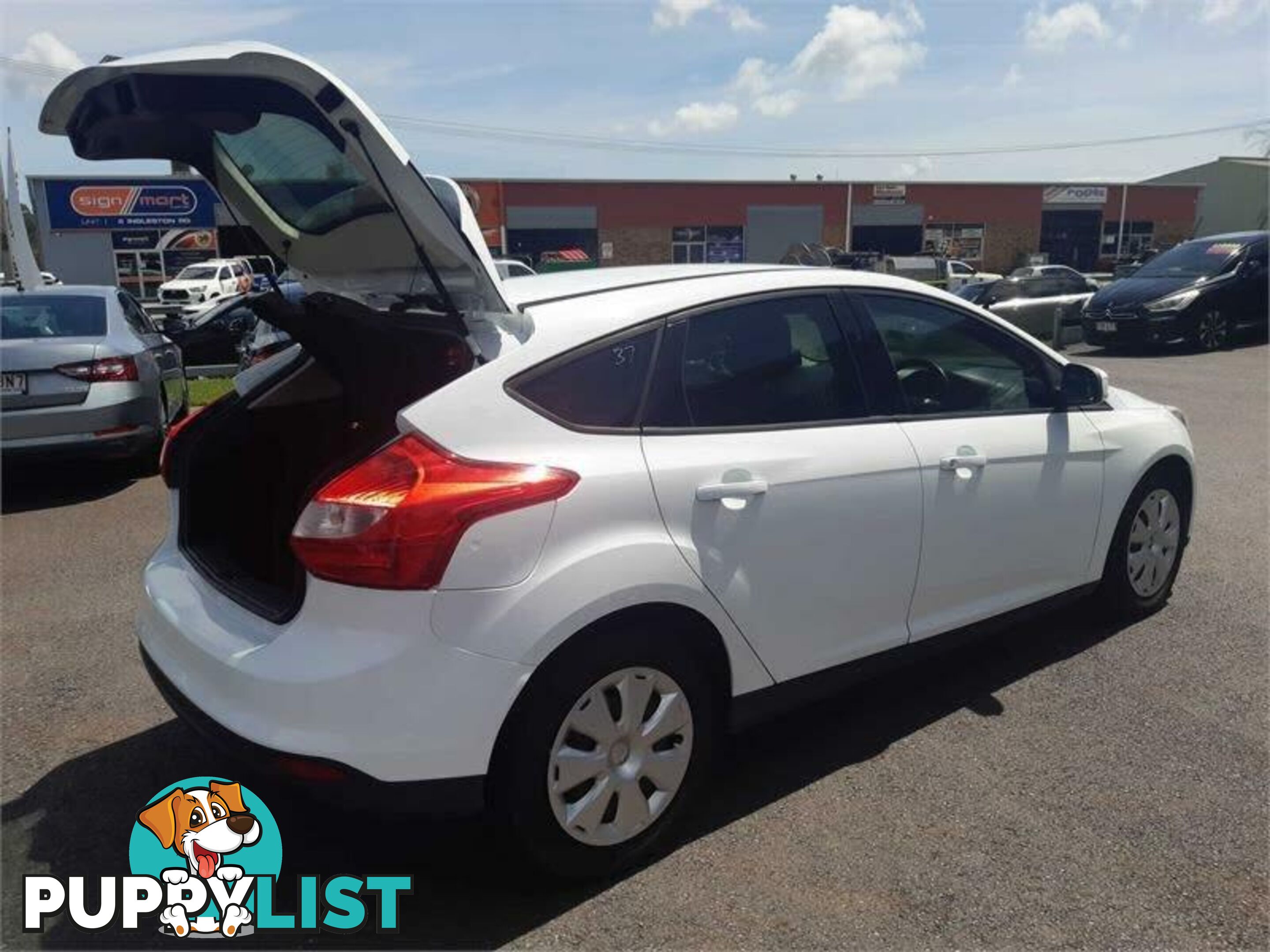 2013 Ford Focus LW MK2 Ambiente White 6 Speed Automatic Hatchback