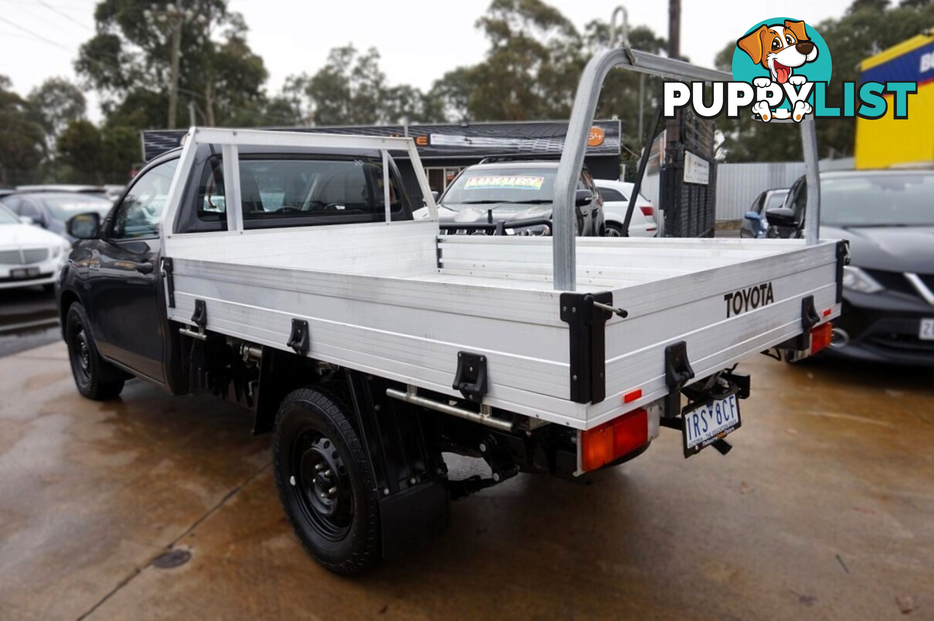 2020 TOYOTA HILUX   CAB CHASSIS
