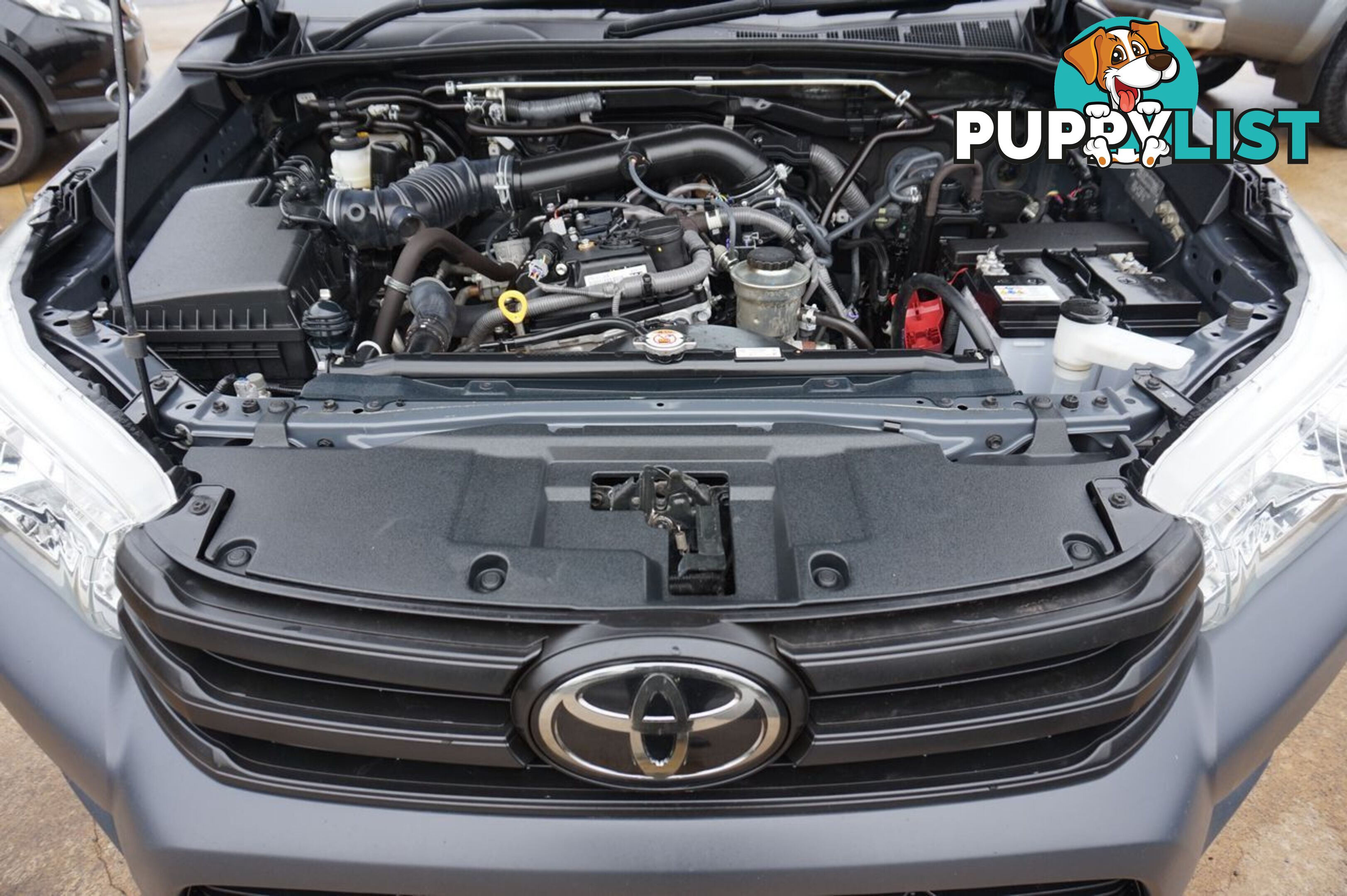 2020 TOYOTA HILUX   CAB CHASSIS